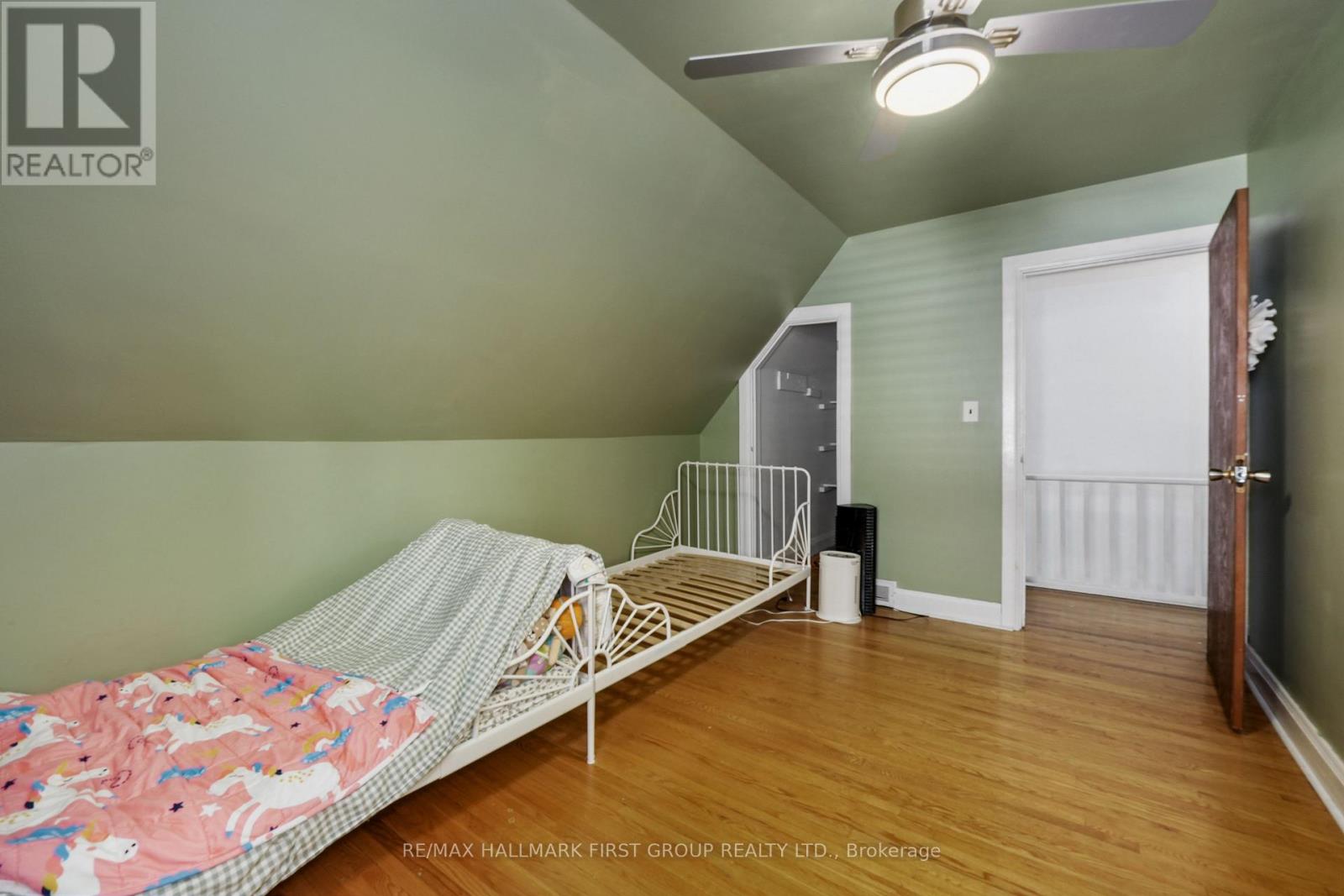 28 KING STREET W - 27