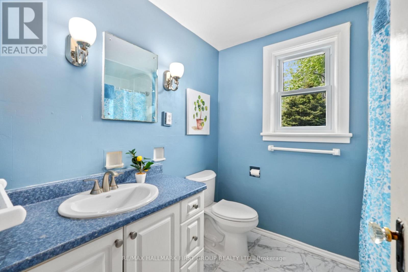 28 KING STREET W - 24
