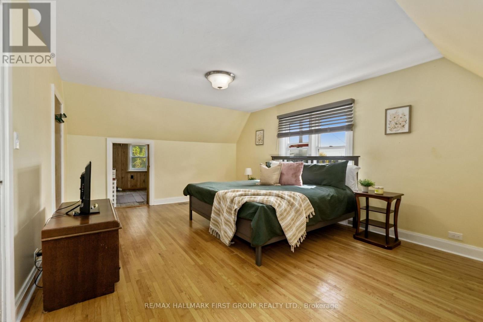 28 KING STREET W - 21