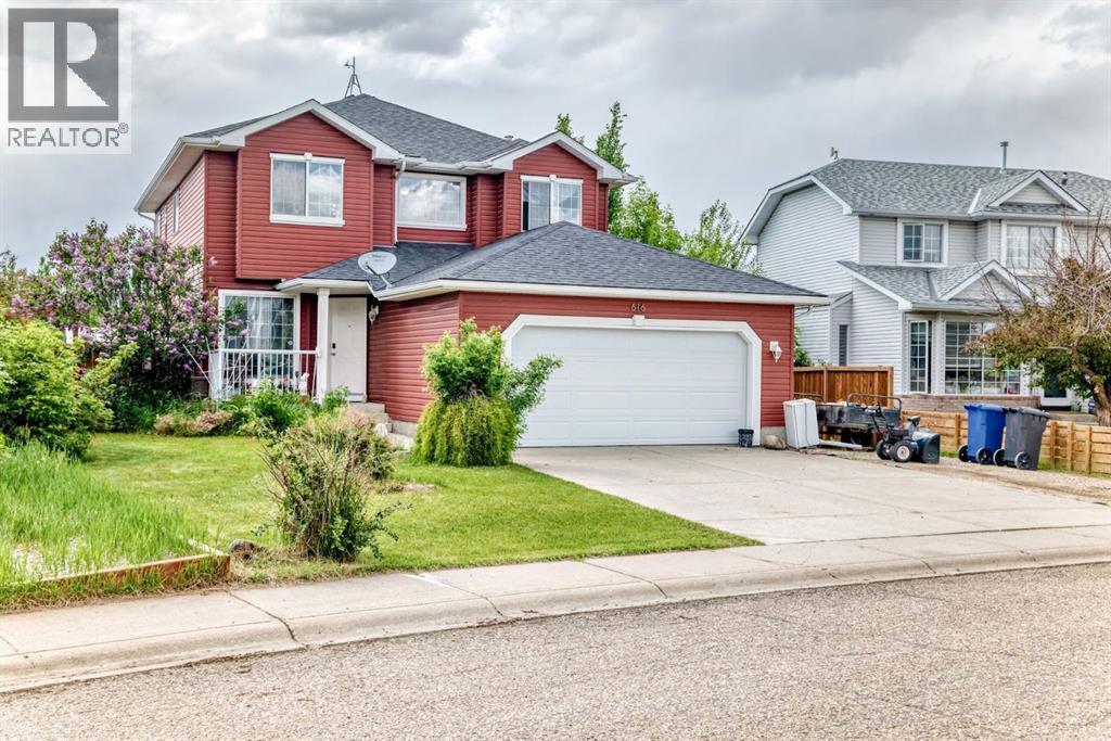 616 Mcculloch Crescent - 1