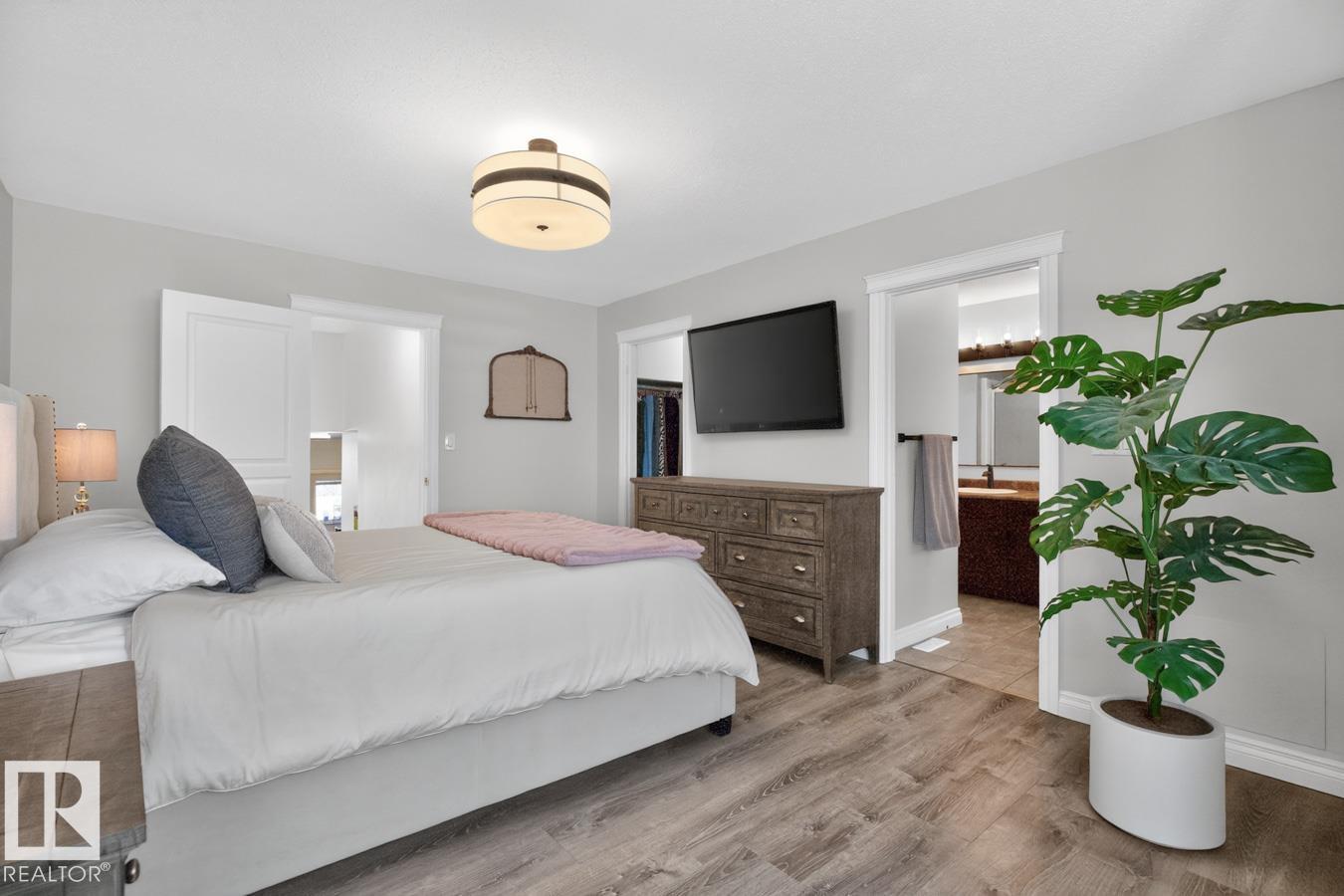 12 KINGDOM PL — photo 24