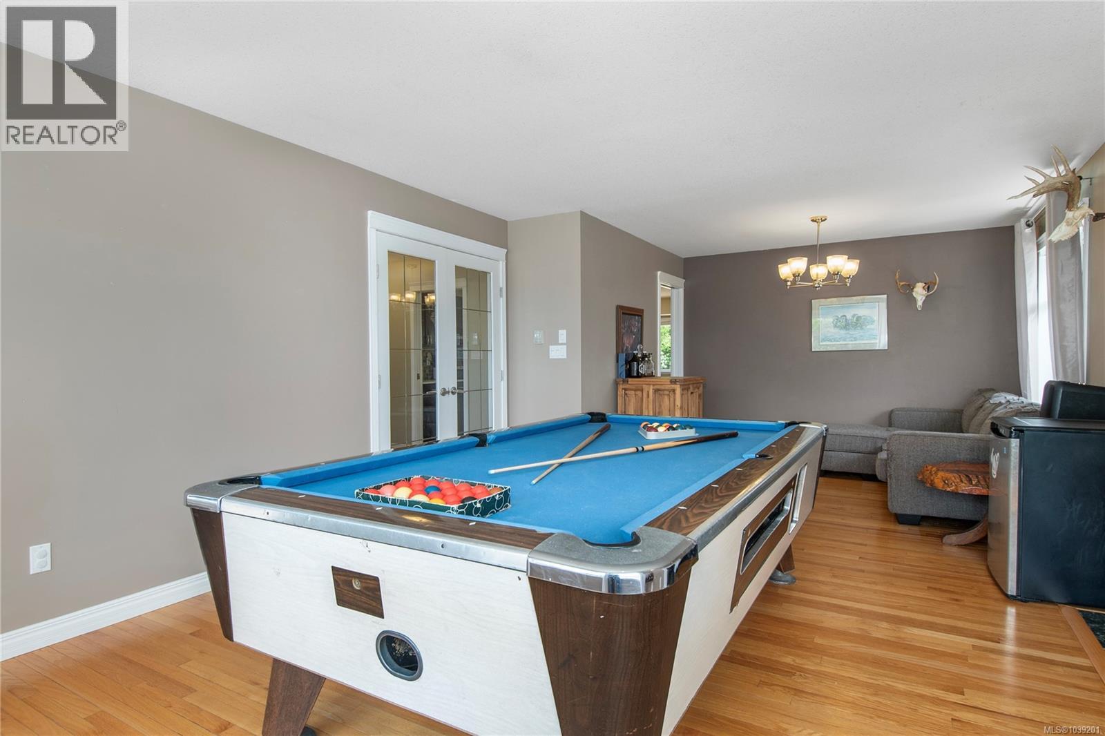 315 Stratford Dr - 17