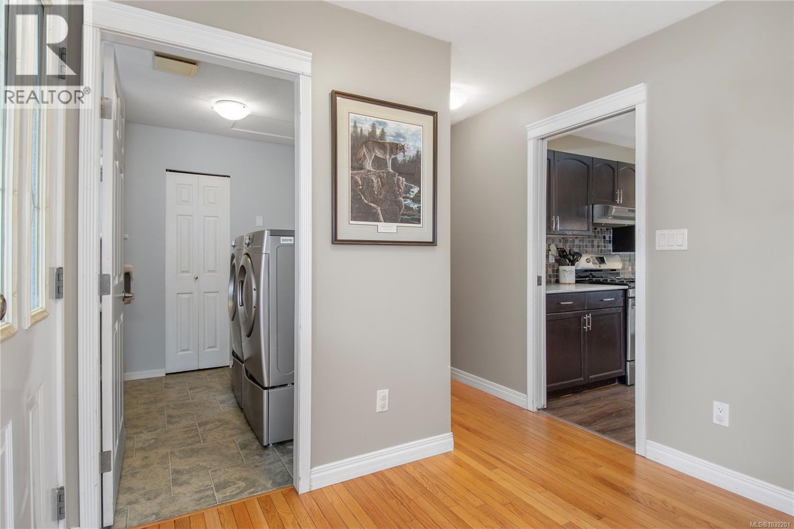 315 Stratford Dr - 18