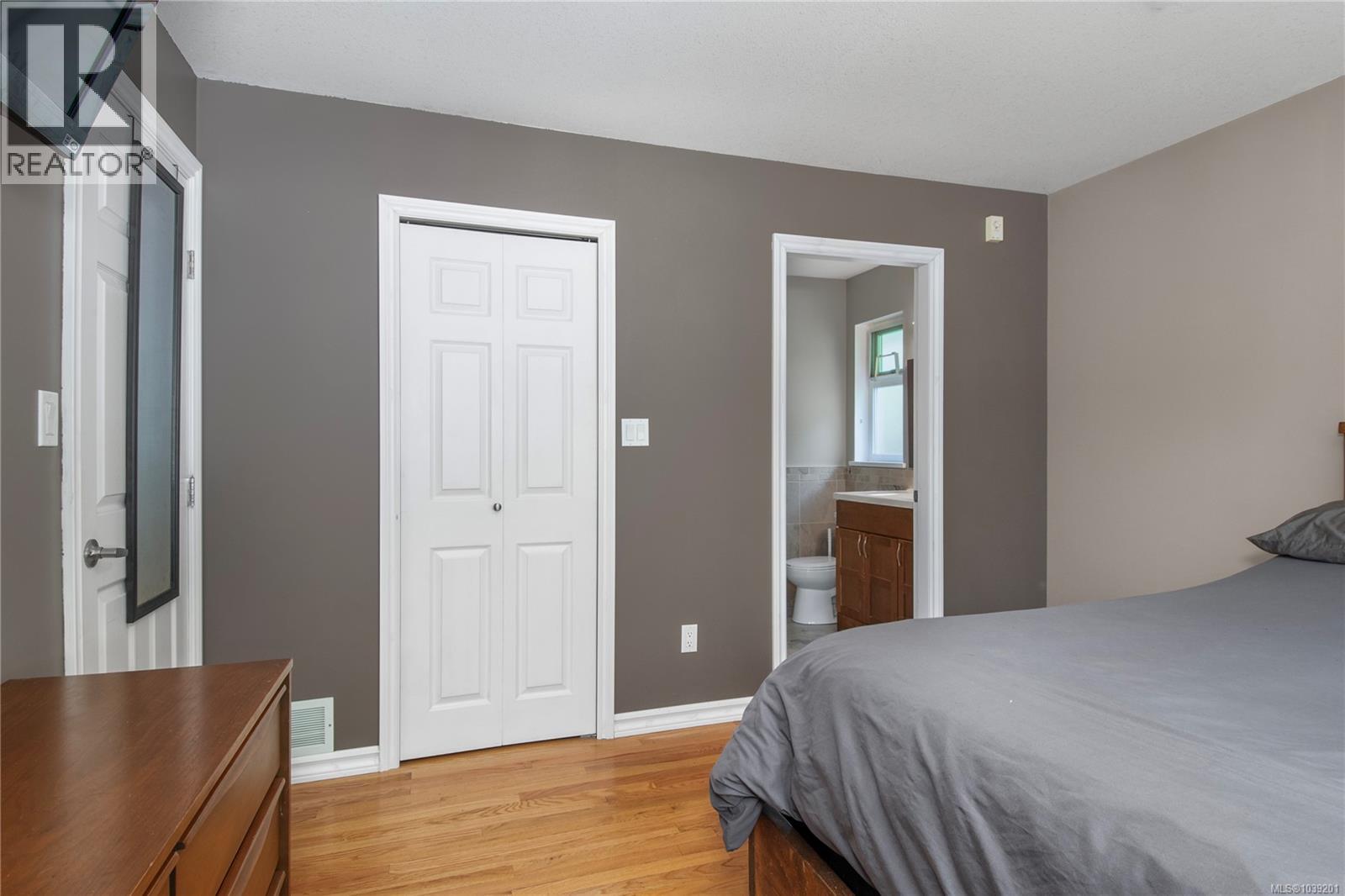 315 Stratford Dr - 22
