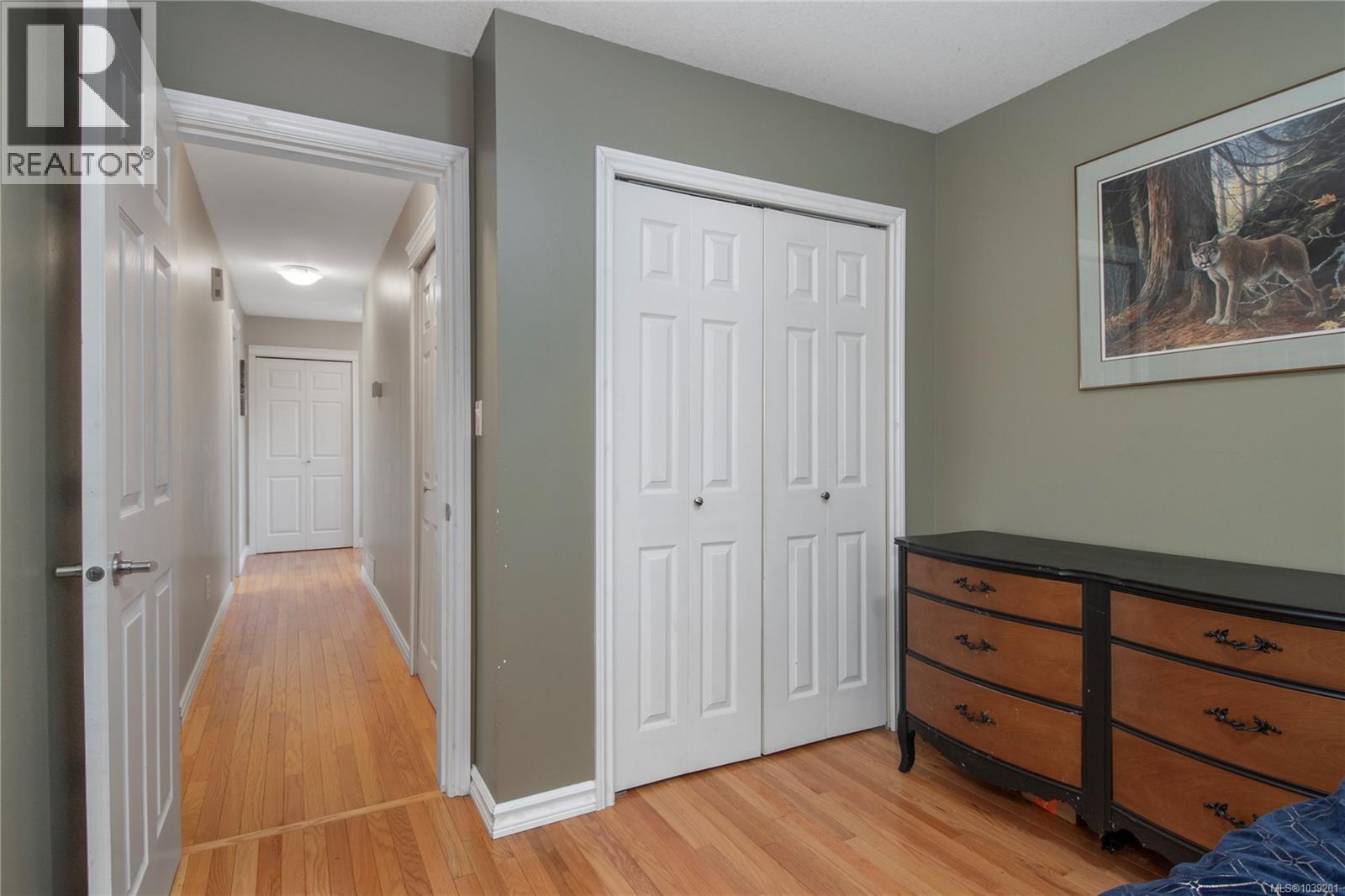 315 Stratford Dr - 26