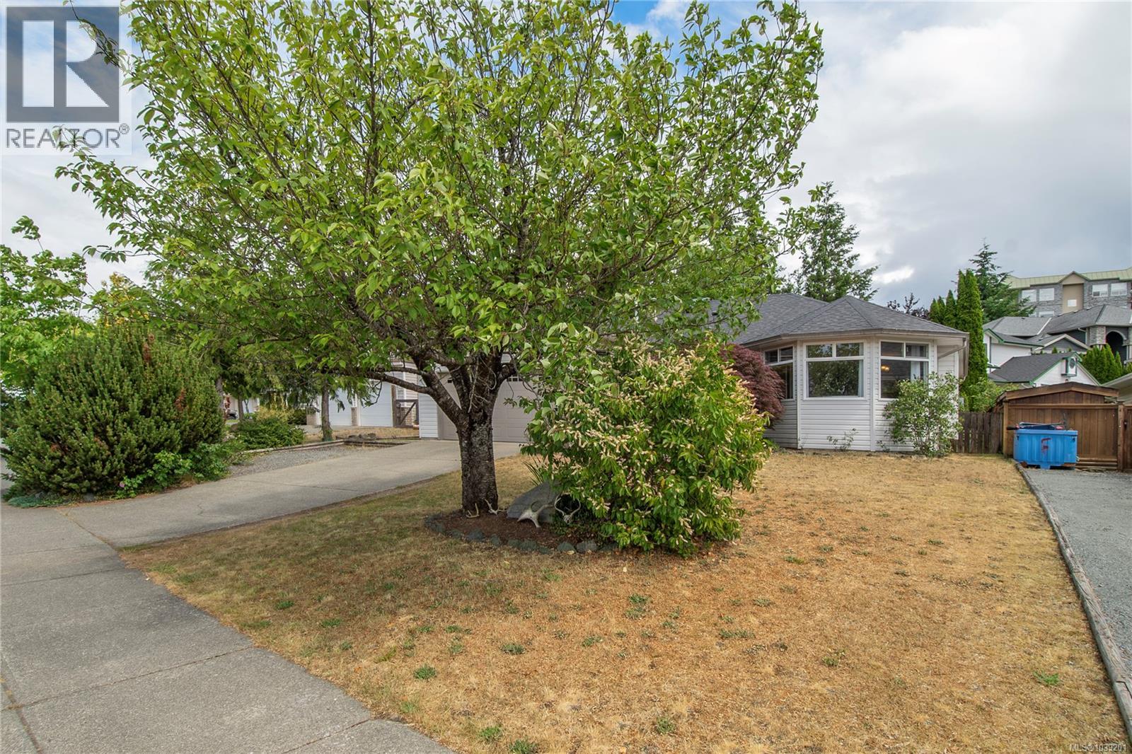 315 Stratford Dr - Image 3