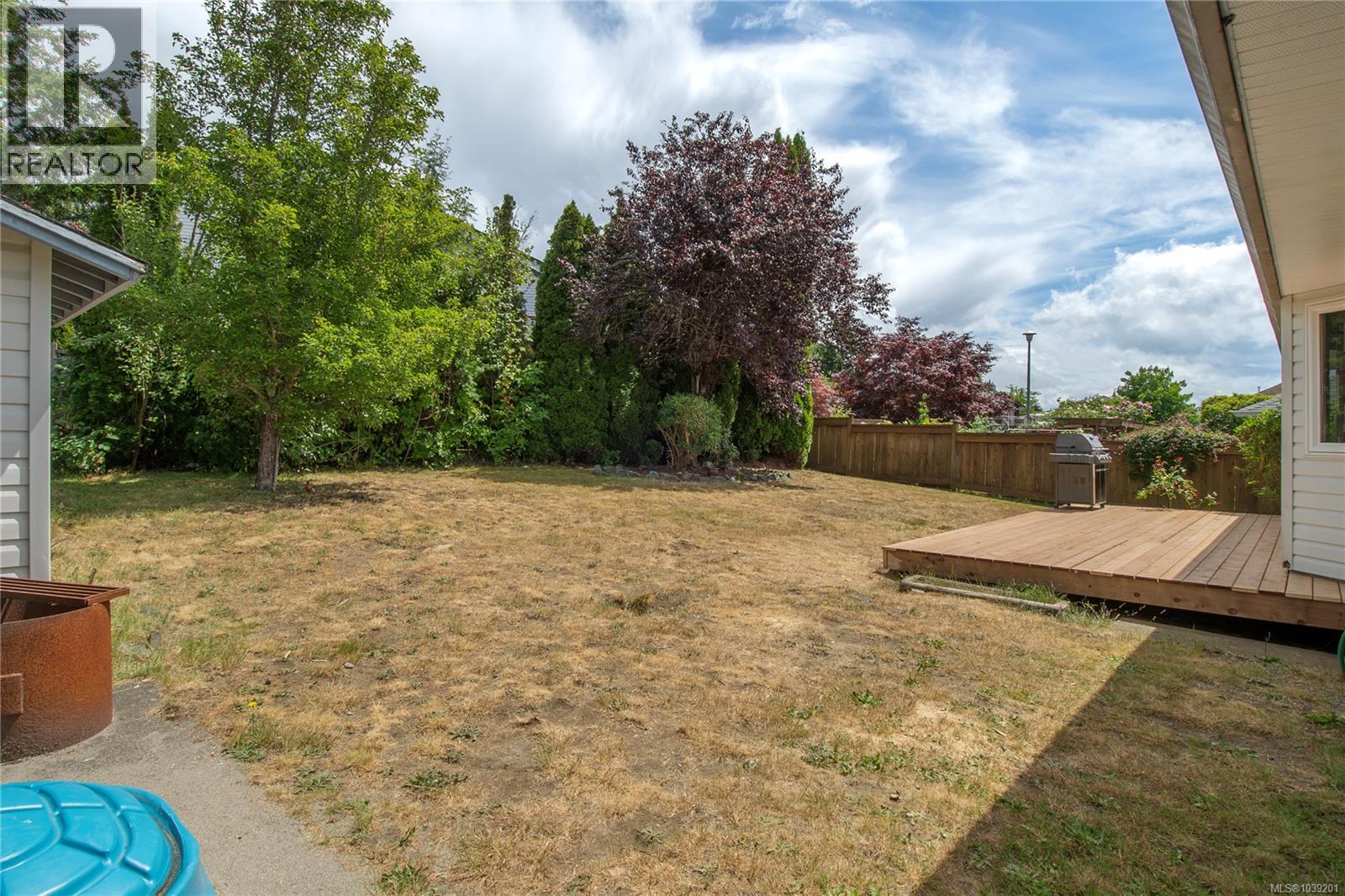 315 Stratford Dr - 32