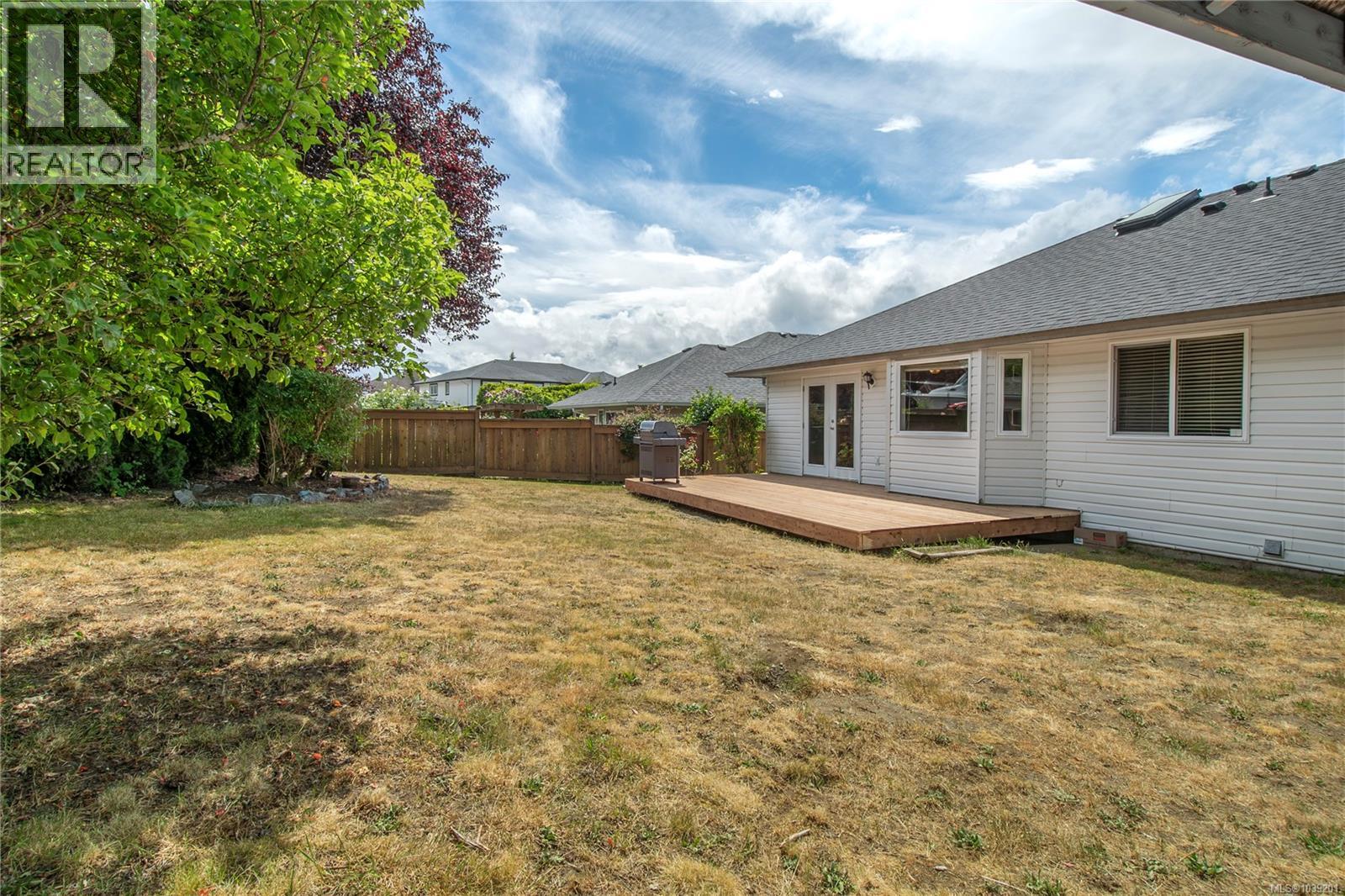 315 Stratford Dr - 33