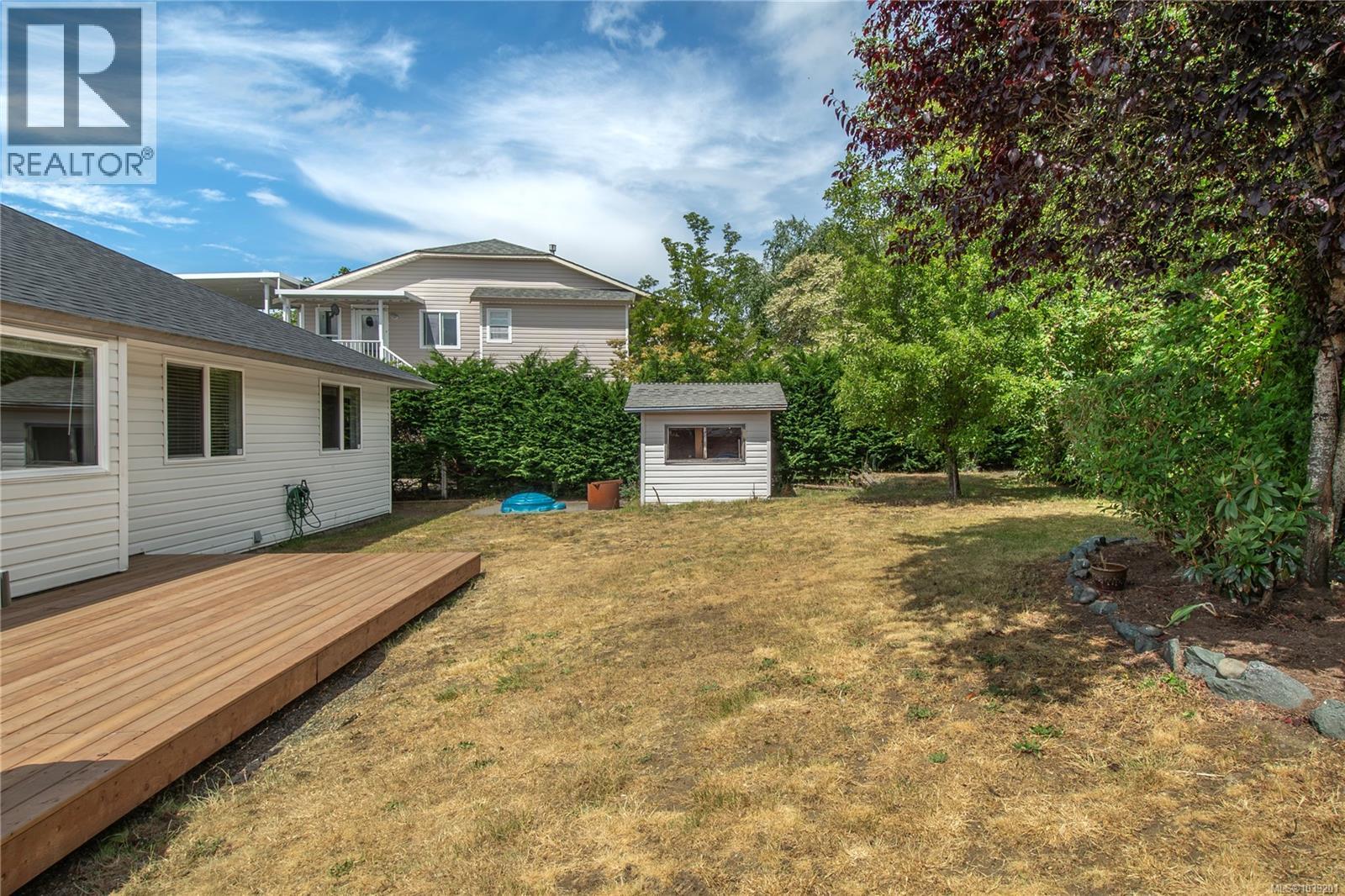 315 Stratford Dr - 36