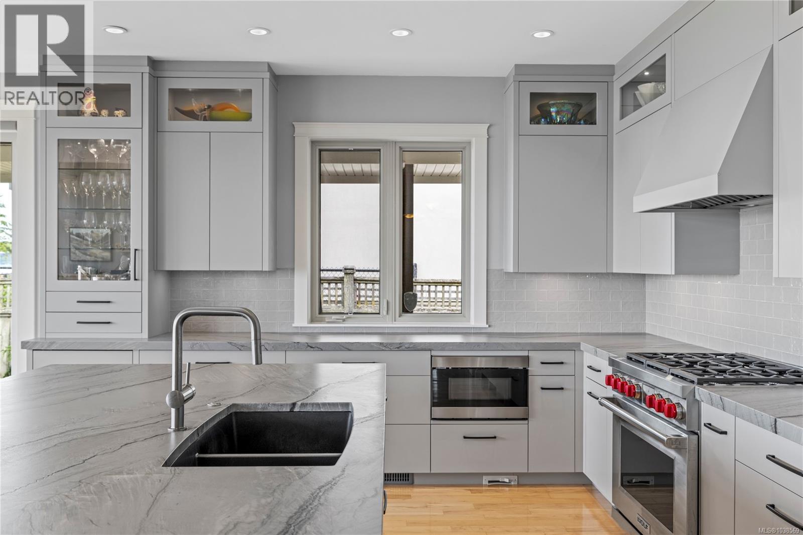 959 McFeely Dr - 28