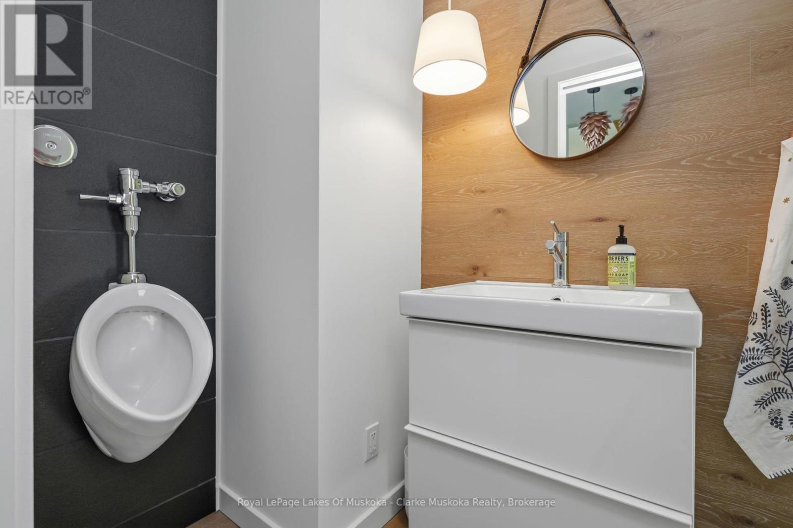 7 RICE STREET - 35
