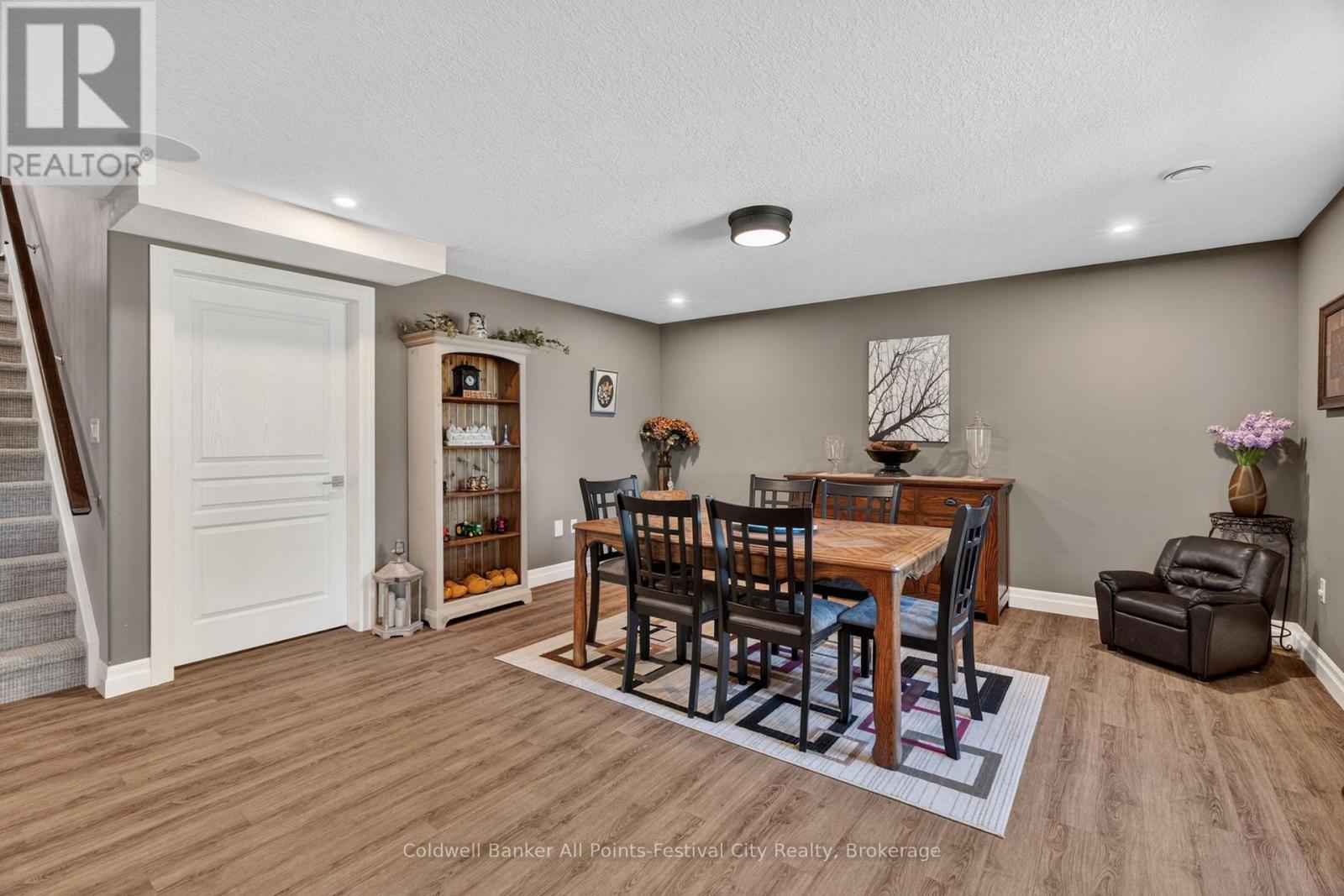 #39 50 FAIRHAVEN LANE - 25