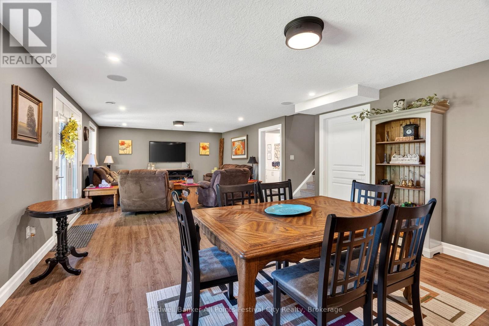#39 50 FAIRHAVEN LANE - 26