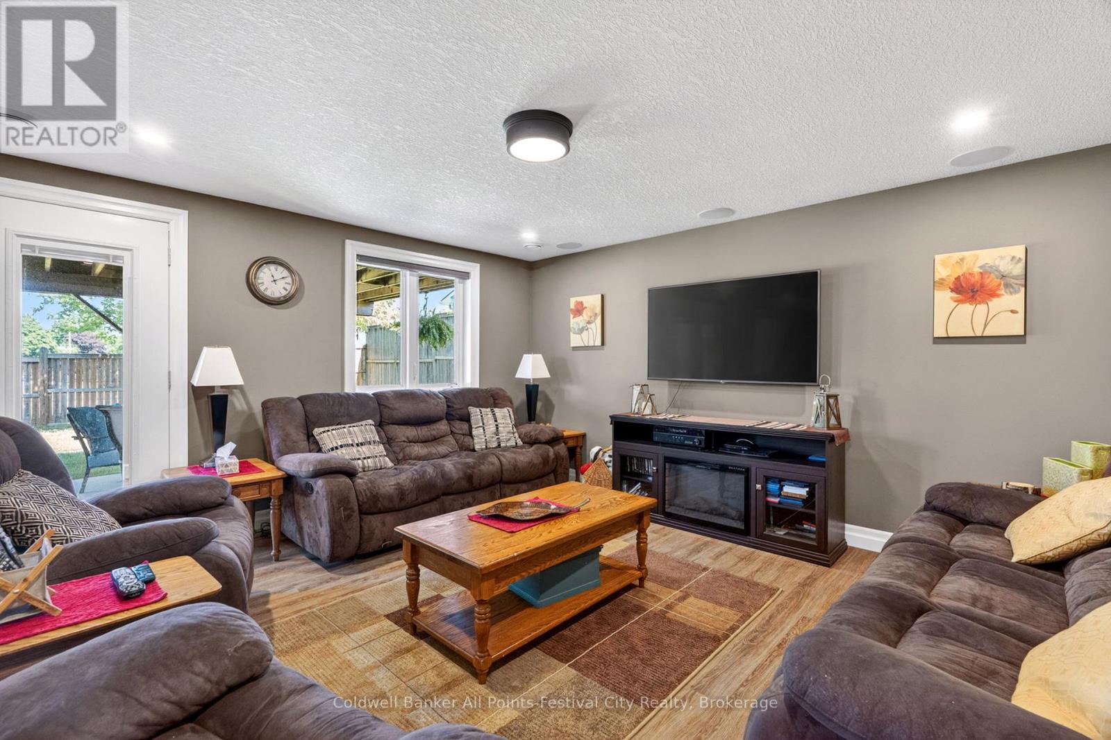 #39 50 FAIRHAVEN LANE - 27