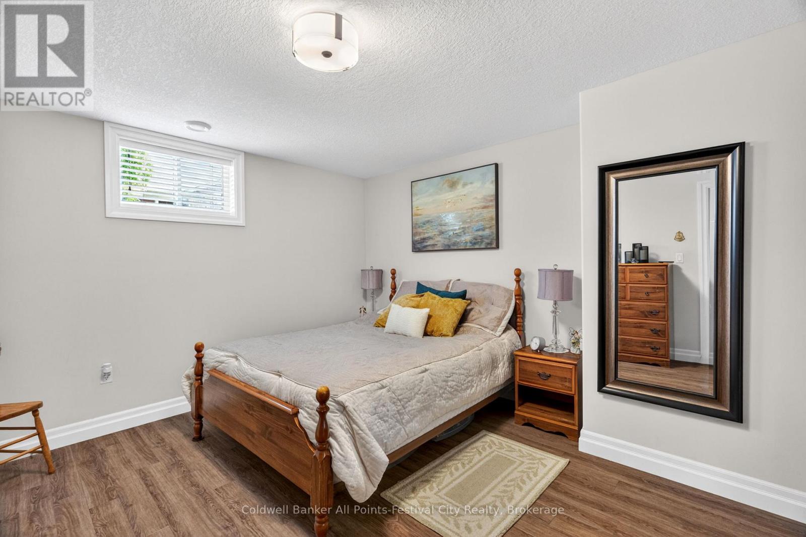 #39 50 FAIRHAVEN LANE - 32