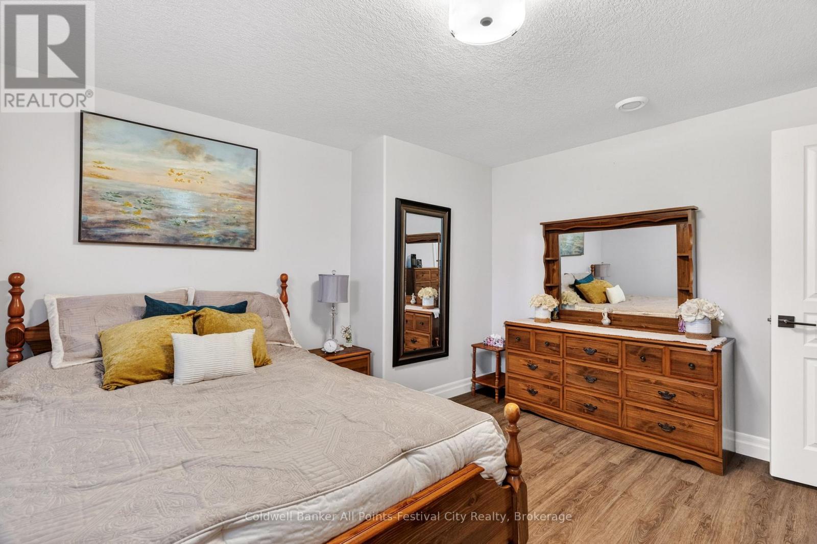 #39 50 FAIRHAVEN LANE - 34