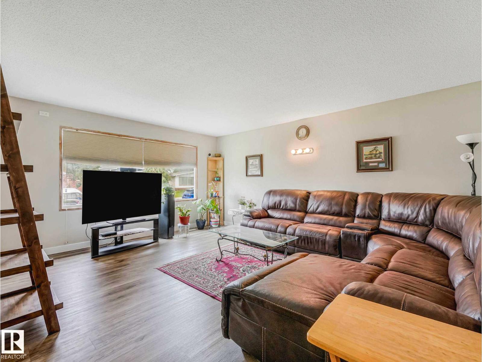 13807 92 ST NW - photo 3