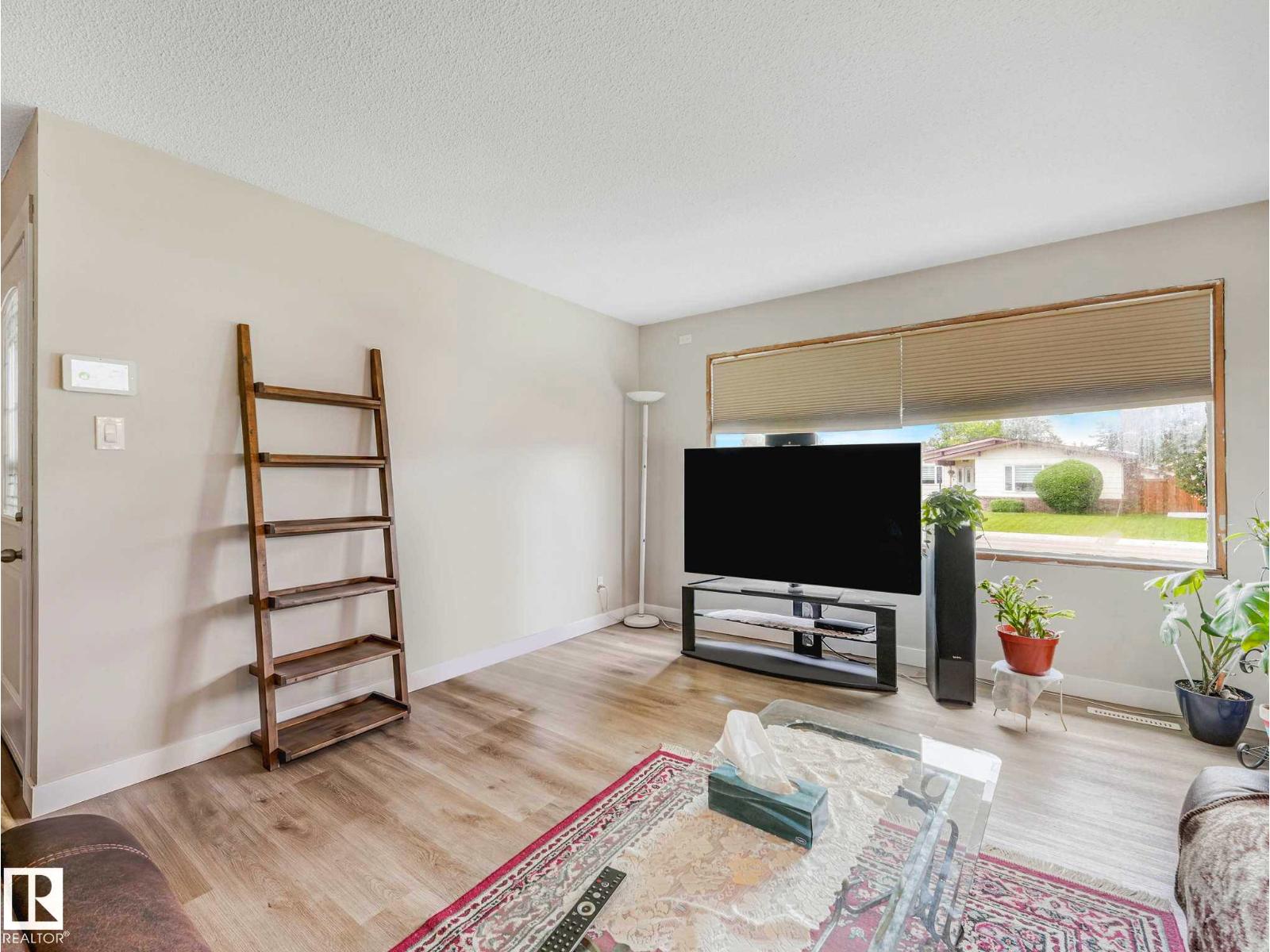 13807 92 ST NW - photo 4