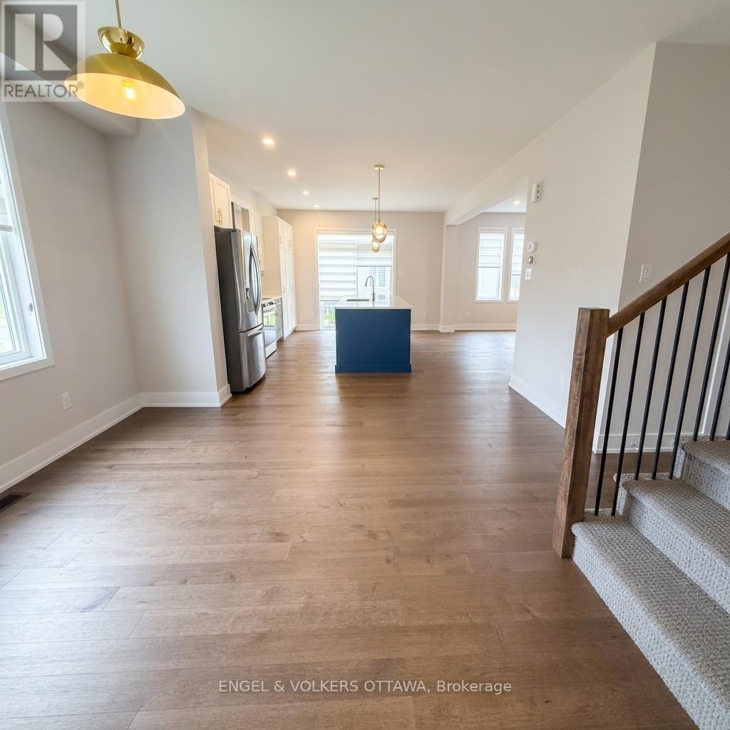 4 Bed, 4 Bath House for Sale in Ottawa – 660 TERRIER CIRCLE S, Ottawa – MLS# X13257188 - Image 7