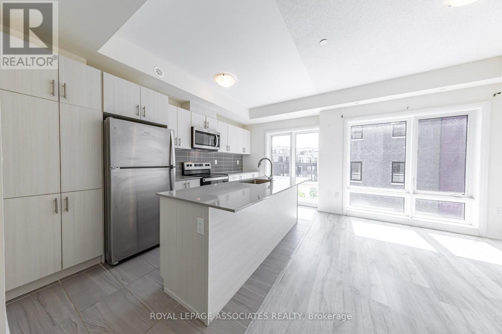 #44 30 LIBEN WAY - 11