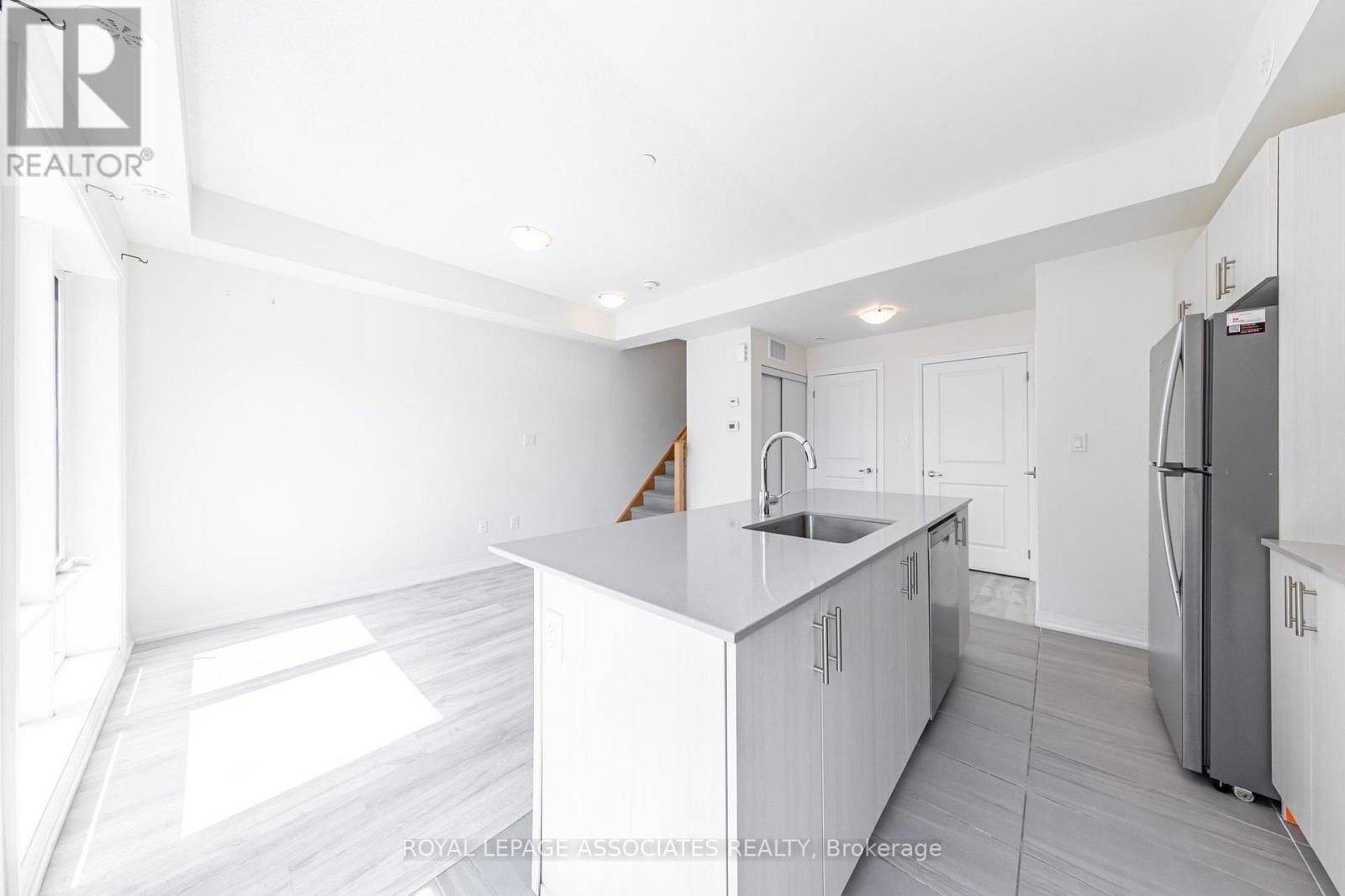 #44 30 LIBEN WAY - 13