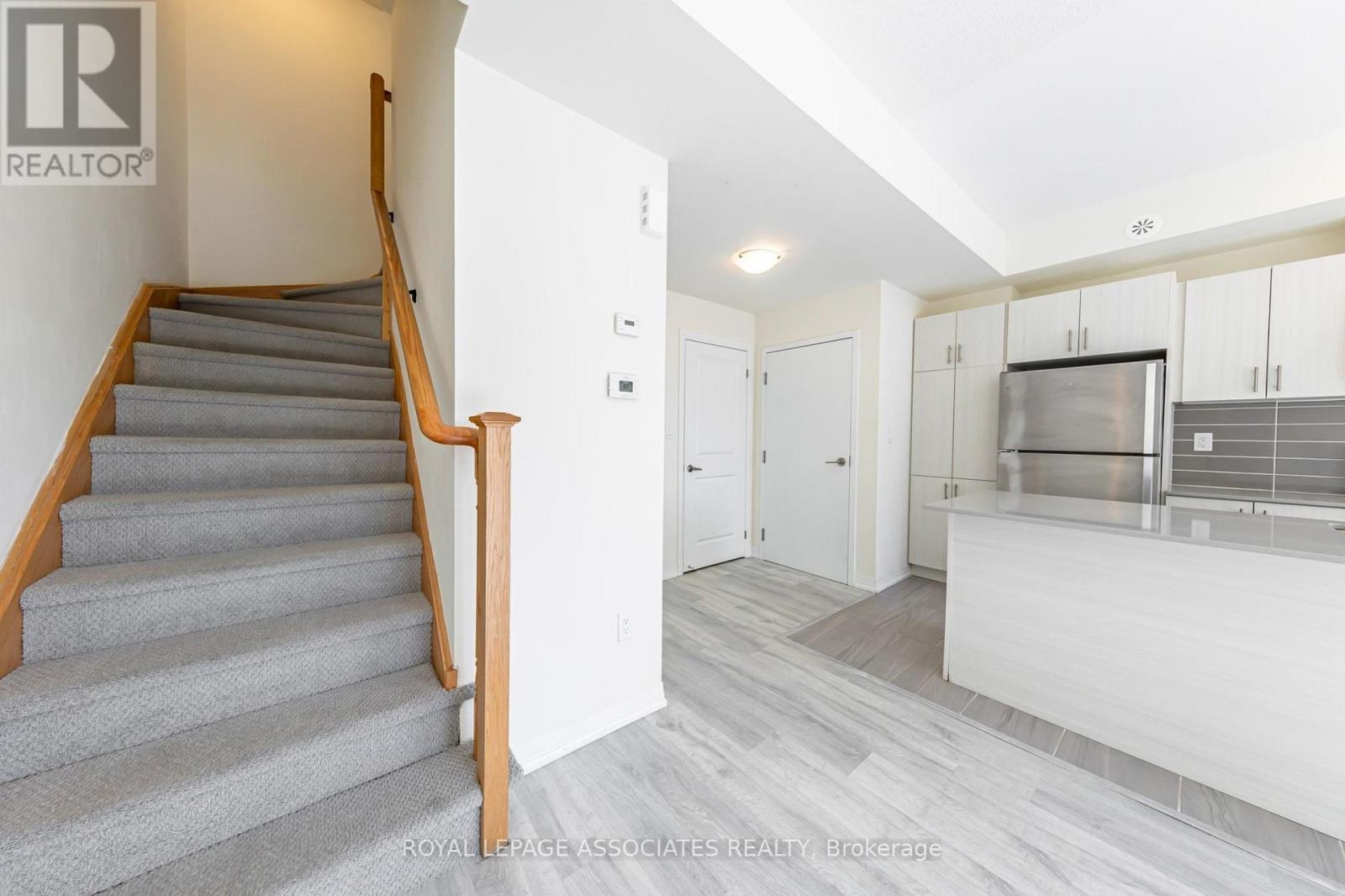 #44 30 LIBEN WAY - 16