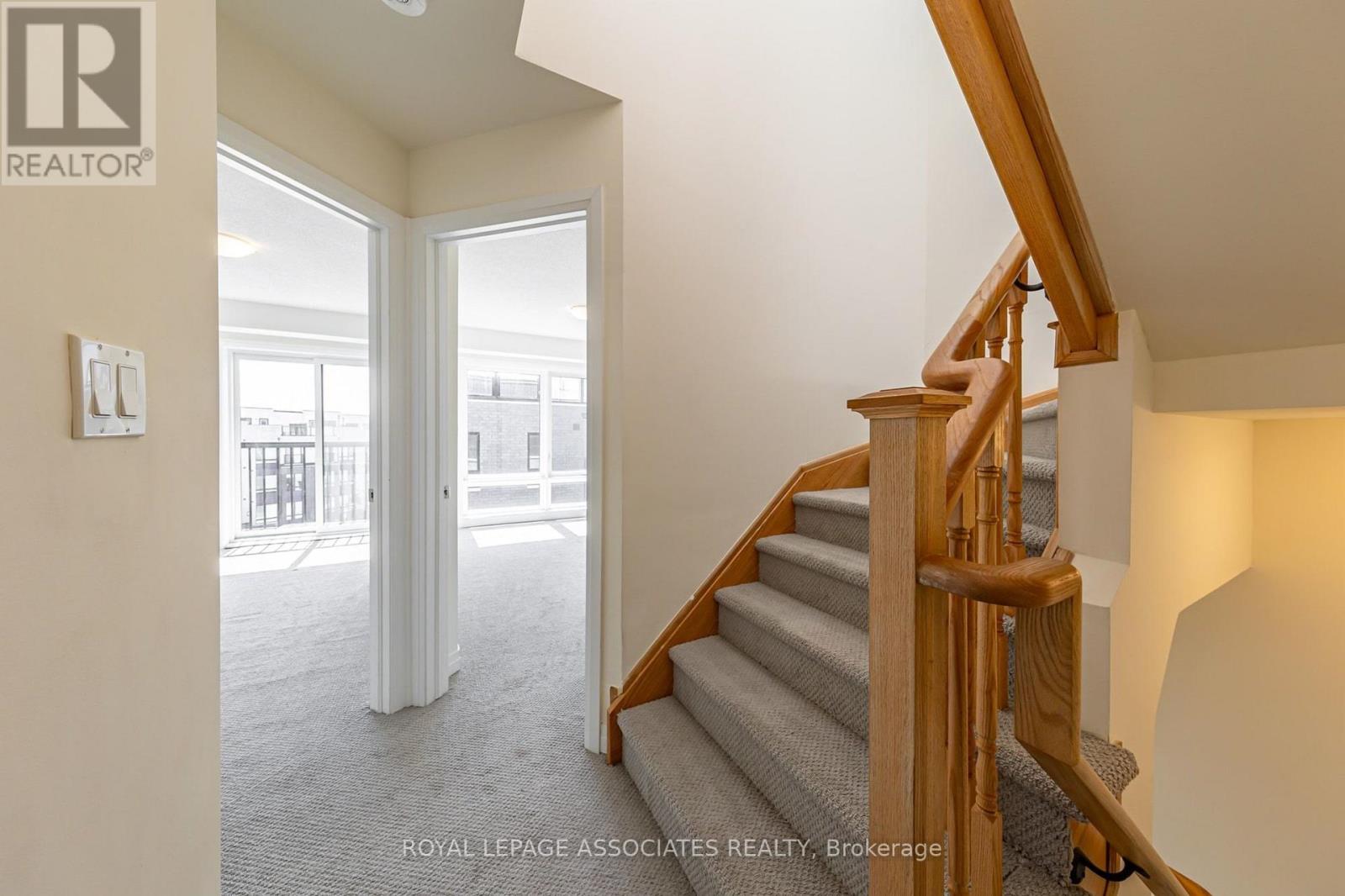 #44 30 LIBEN WAY - 17