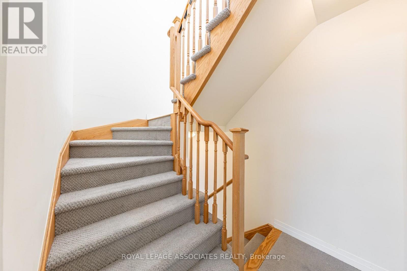 #44 30 LIBEN WAY - 18