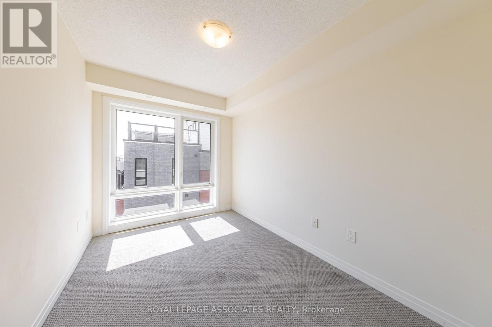 #44 30 LIBEN WAY - 19