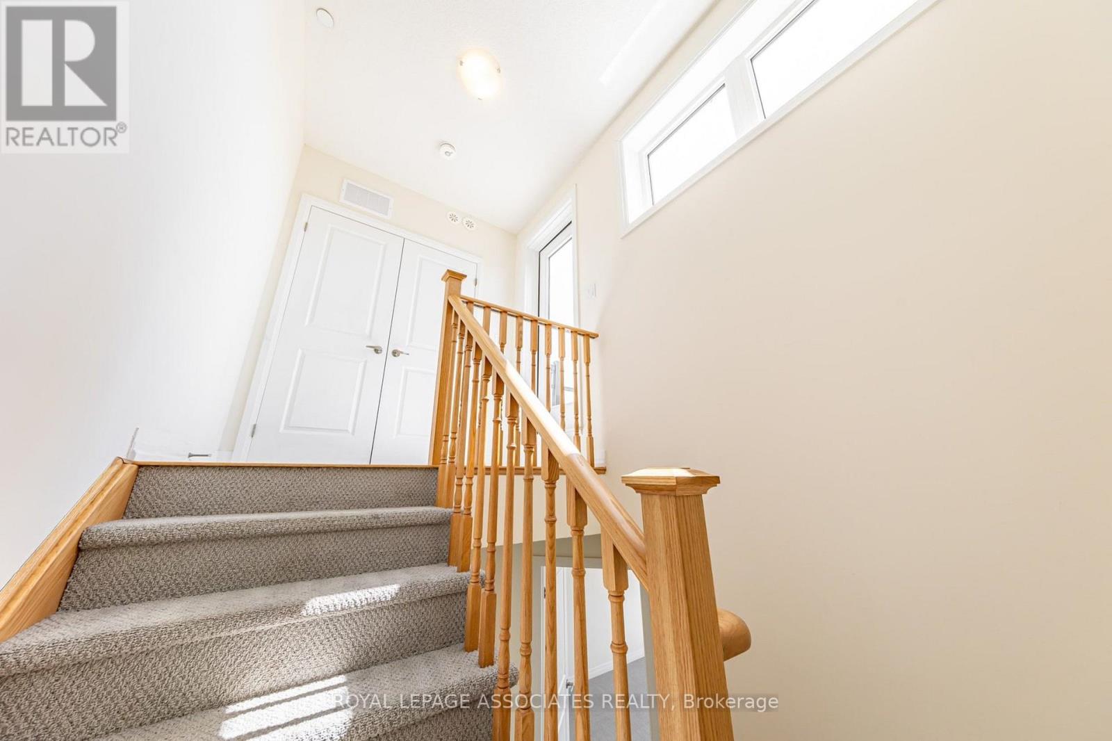 #44 30 LIBEN WAY - 24