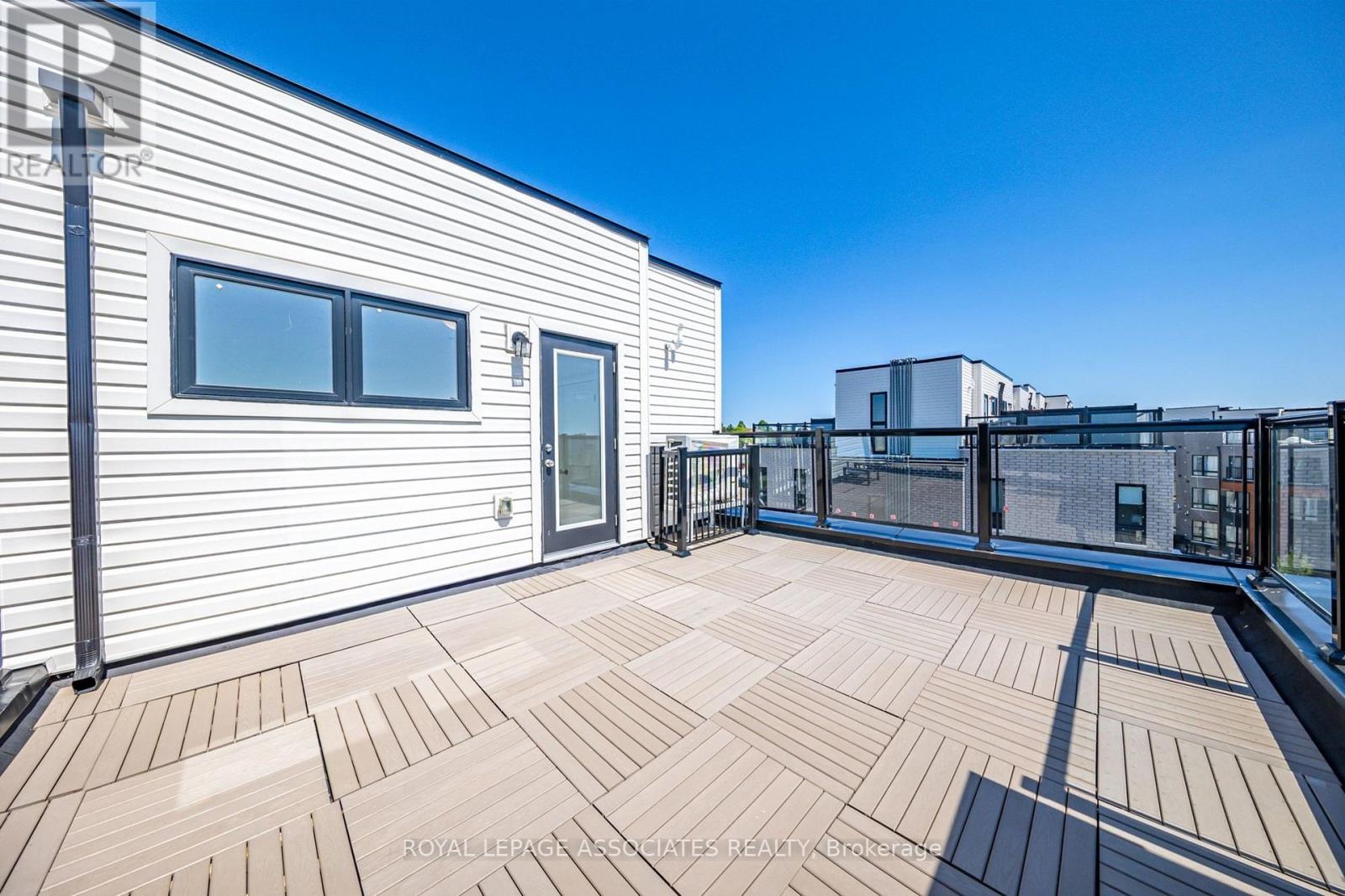 #44 30 LIBEN WAY - 26