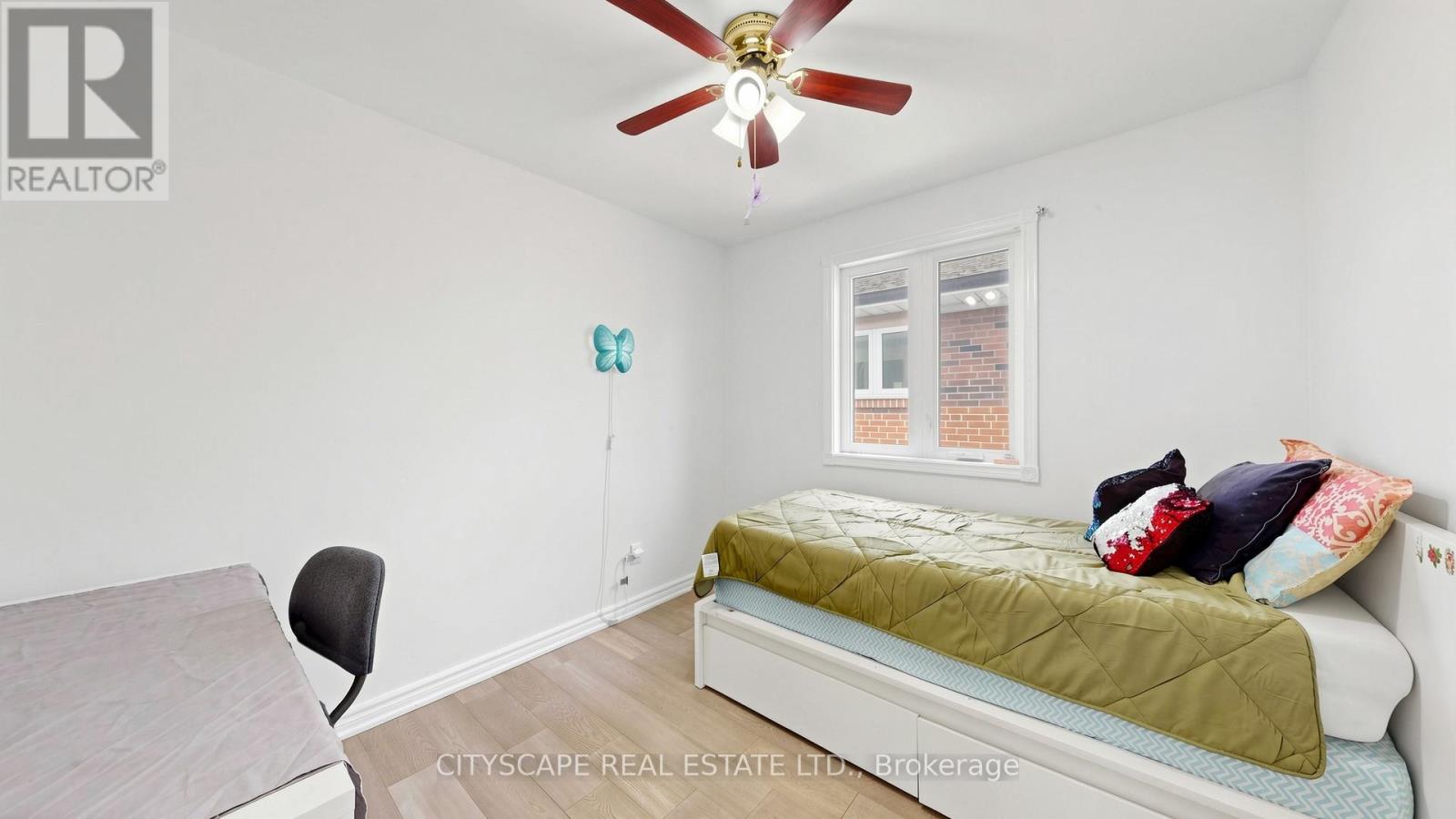 15 BARNES CRESCENT - 20