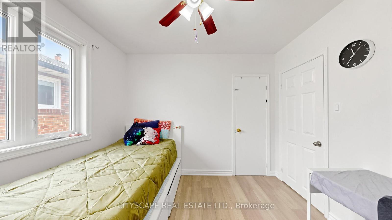 15 BARNES CRESCENT - 21