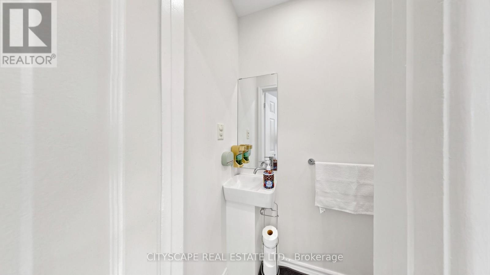 15 BARNES CRESCENT - 24