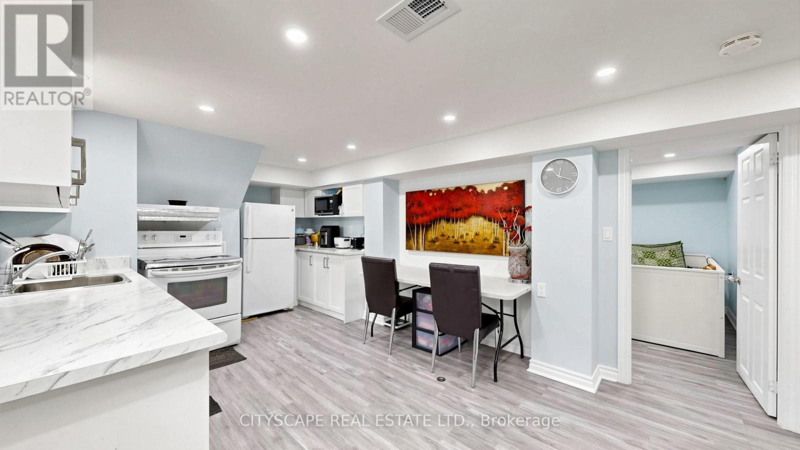 15 BARNES CRESCENT - 31