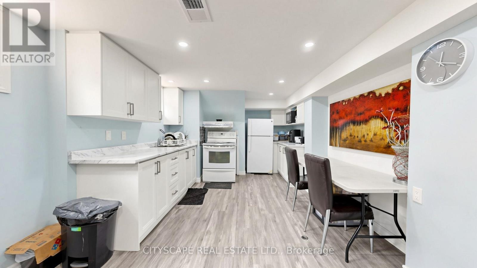 15 BARNES CRESCENT - 32