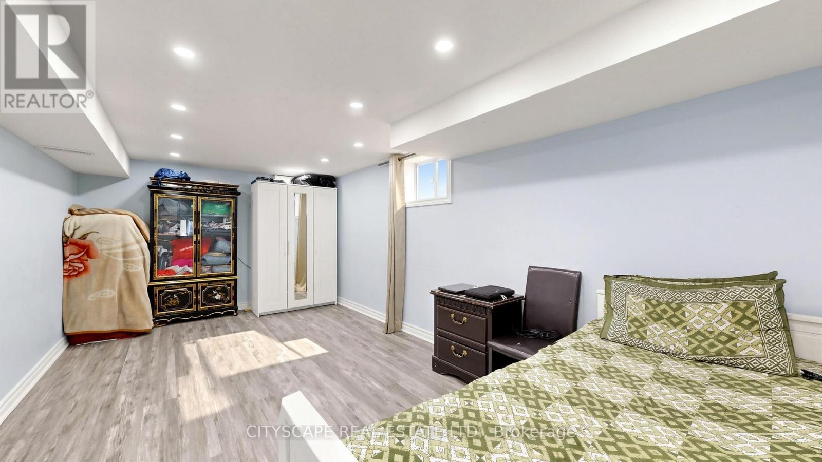 15 BARNES CRESCENT - 36