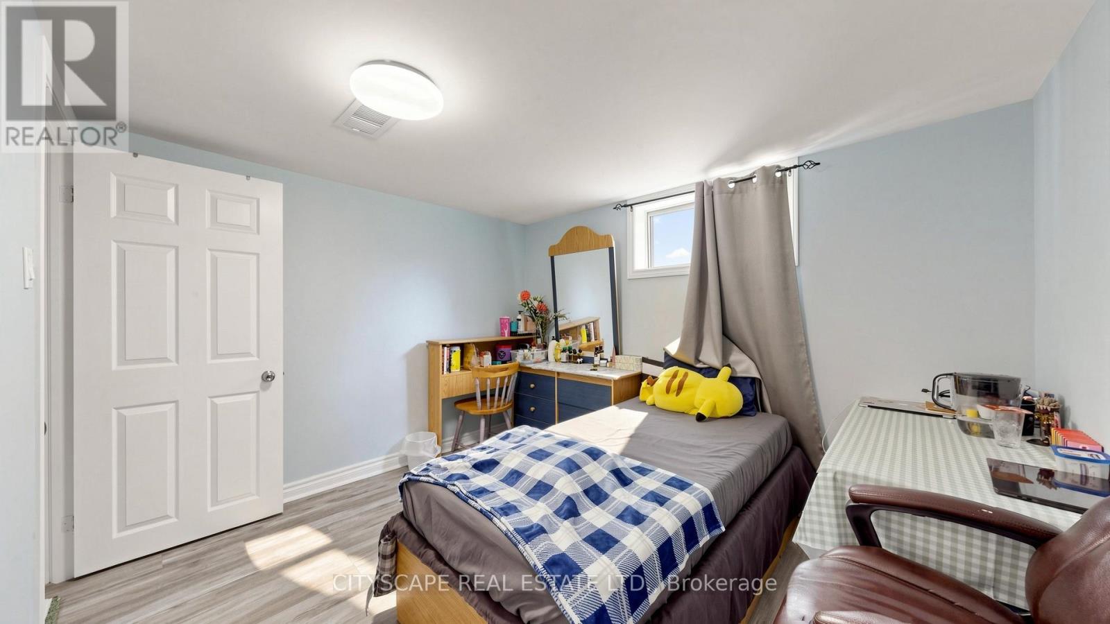 15 BARNES CRESCENT - 39