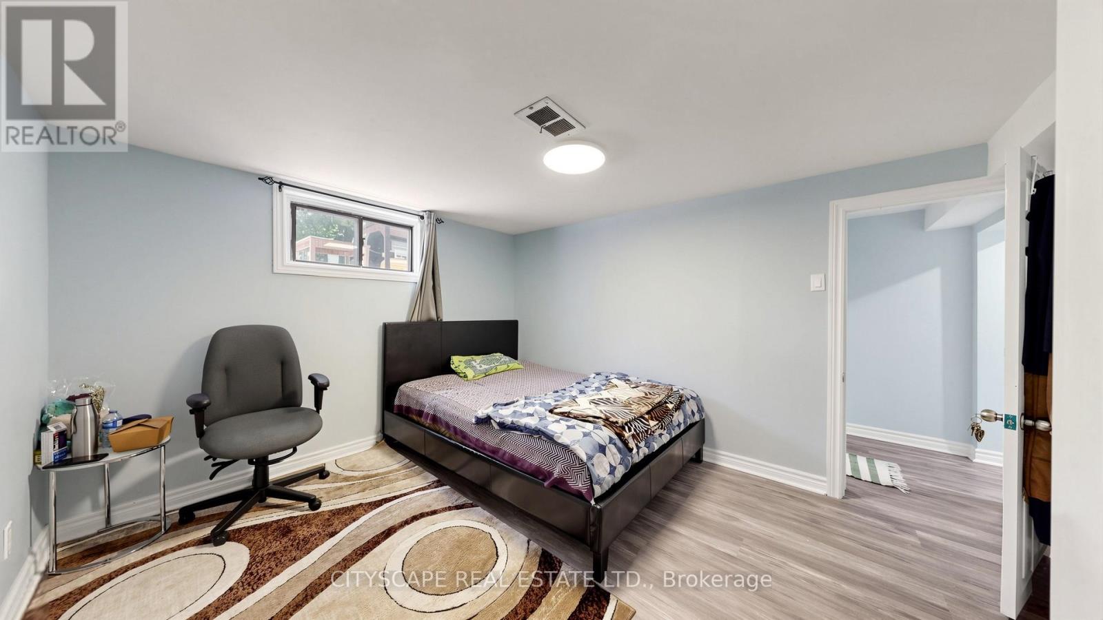 15 BARNES CRESCENT - 40