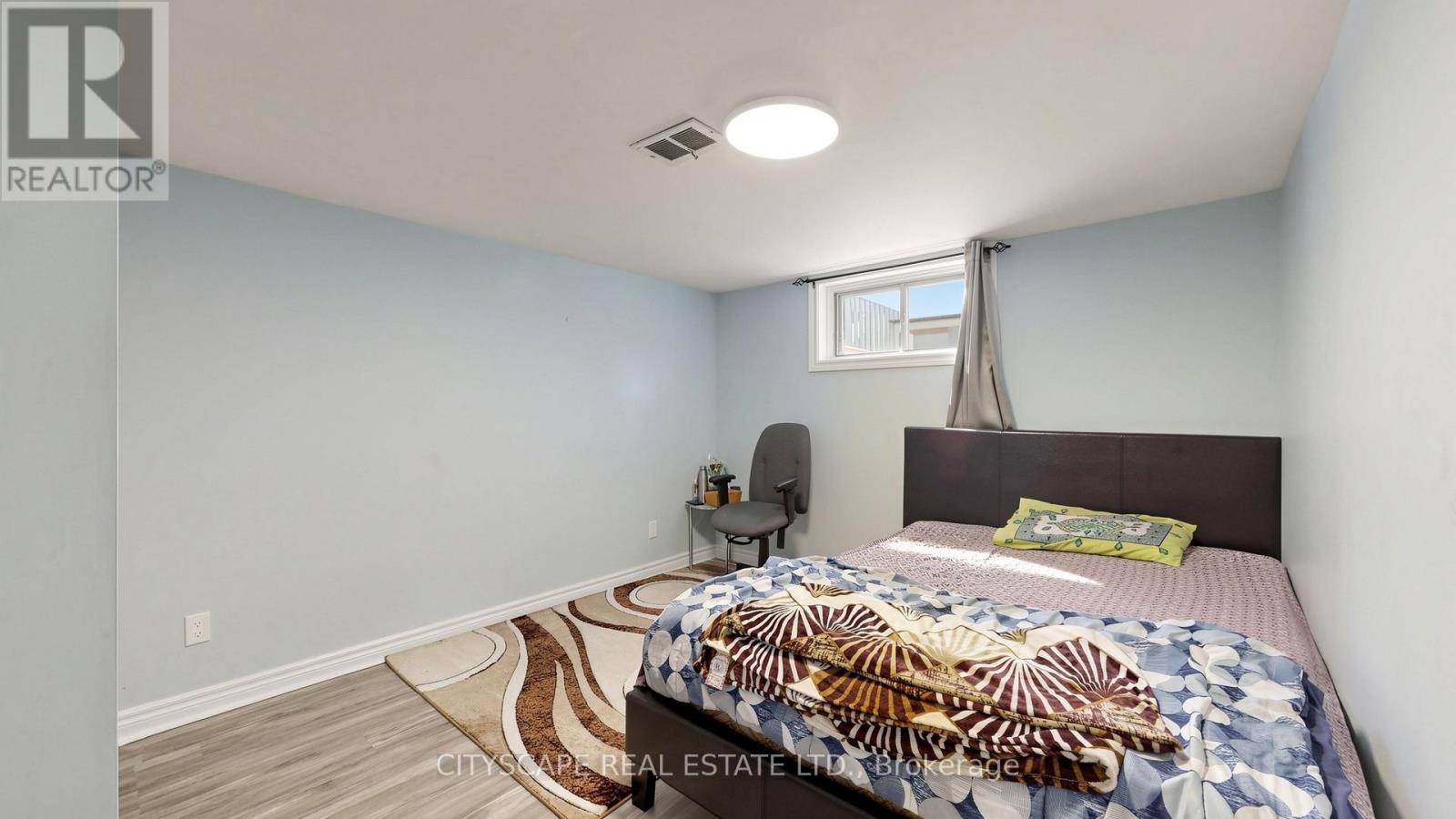 15 BARNES CRESCENT - 41