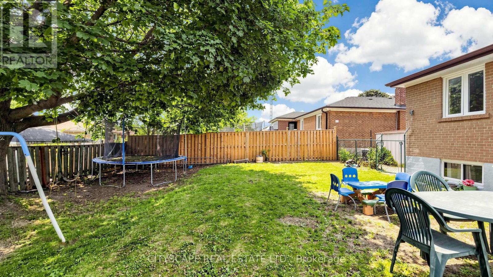 15 BARNES CRESCENT - 48