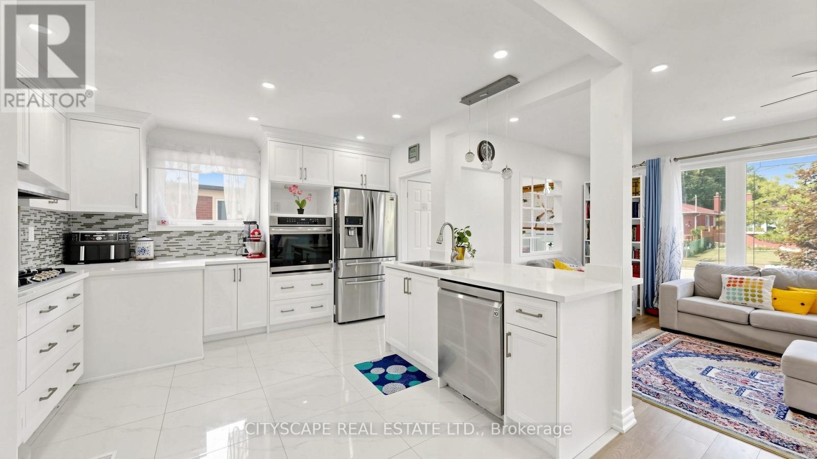 15 BARNES CRESCENT - 8