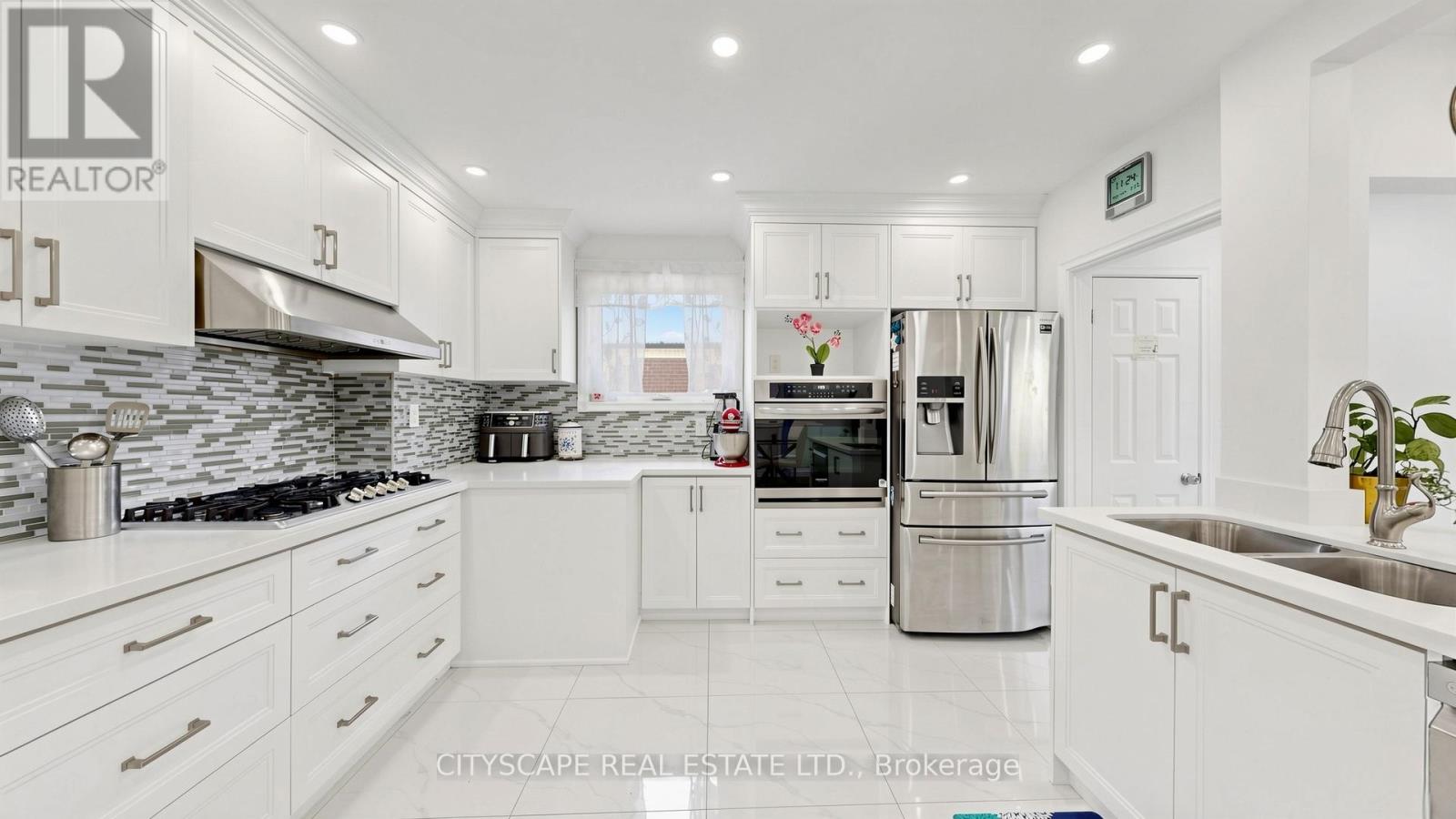 15 BARNES CRESCENT - 9
