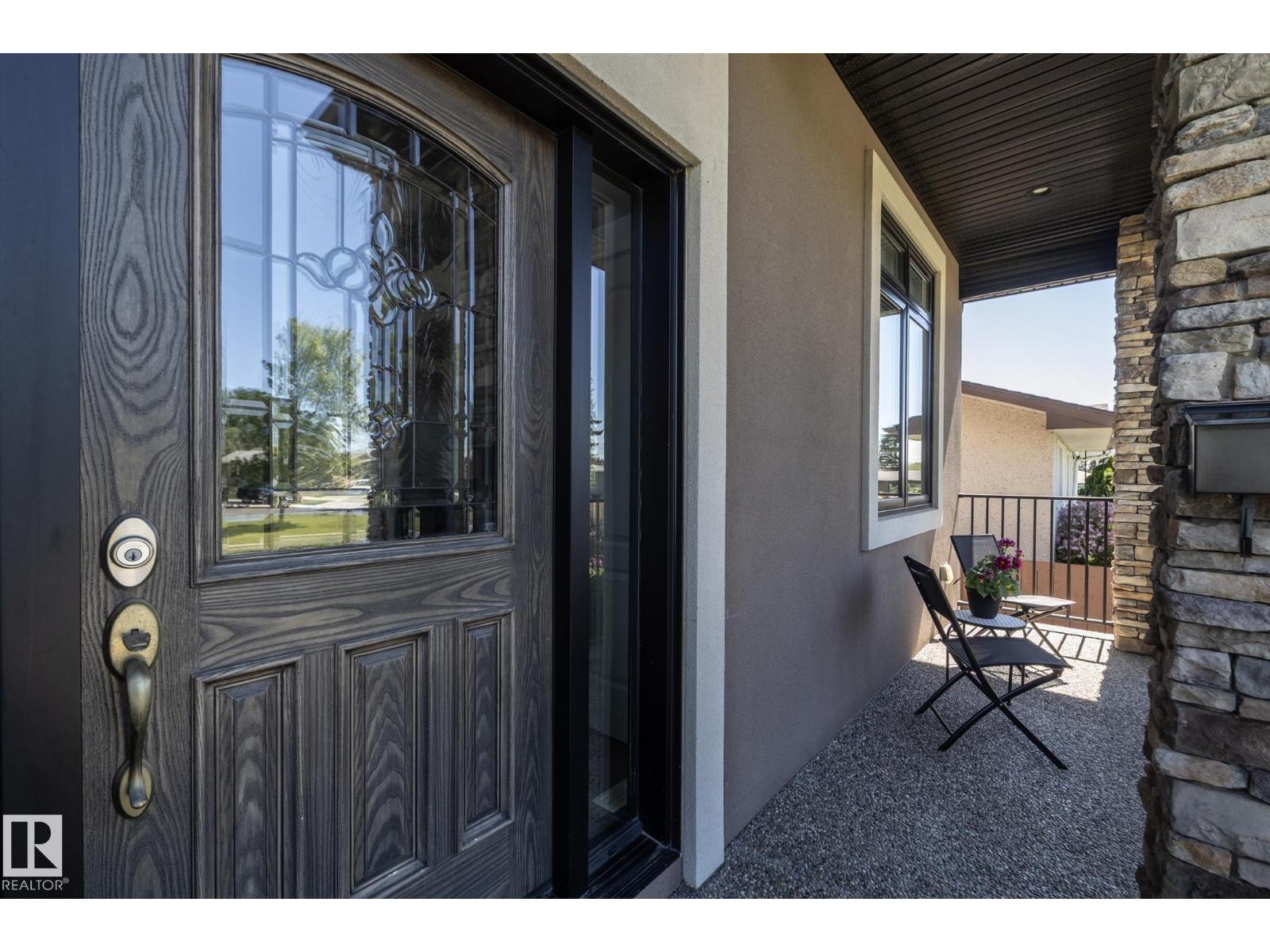 6504 97 AV NW - photo 2