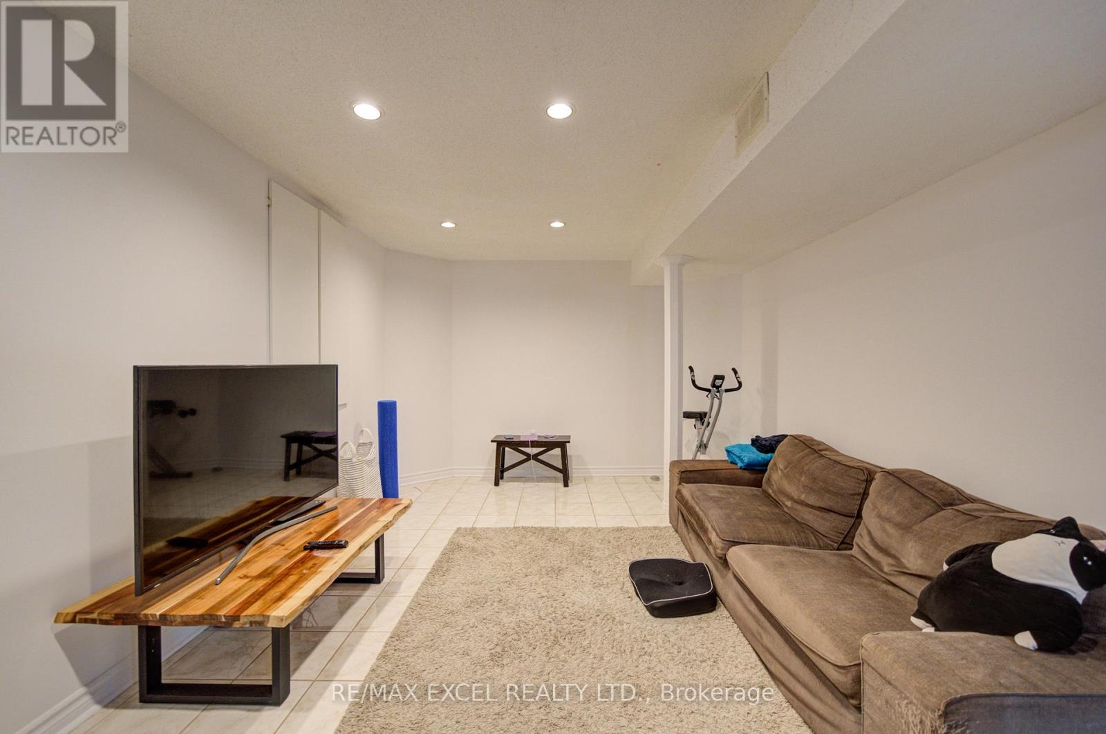 22 HORSTMAN STREET - 43