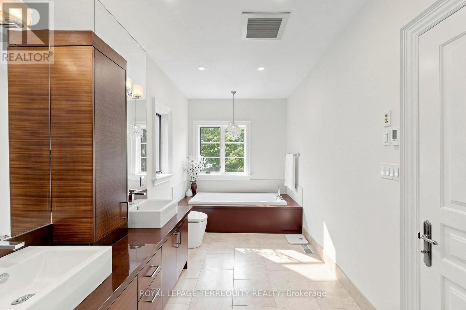 17 JEREMY DRIVE - 31
