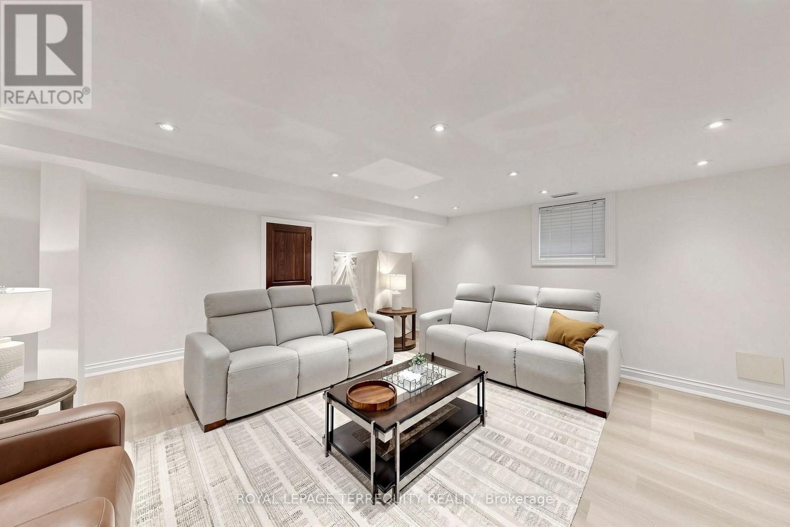 17 JEREMY DRIVE - 39