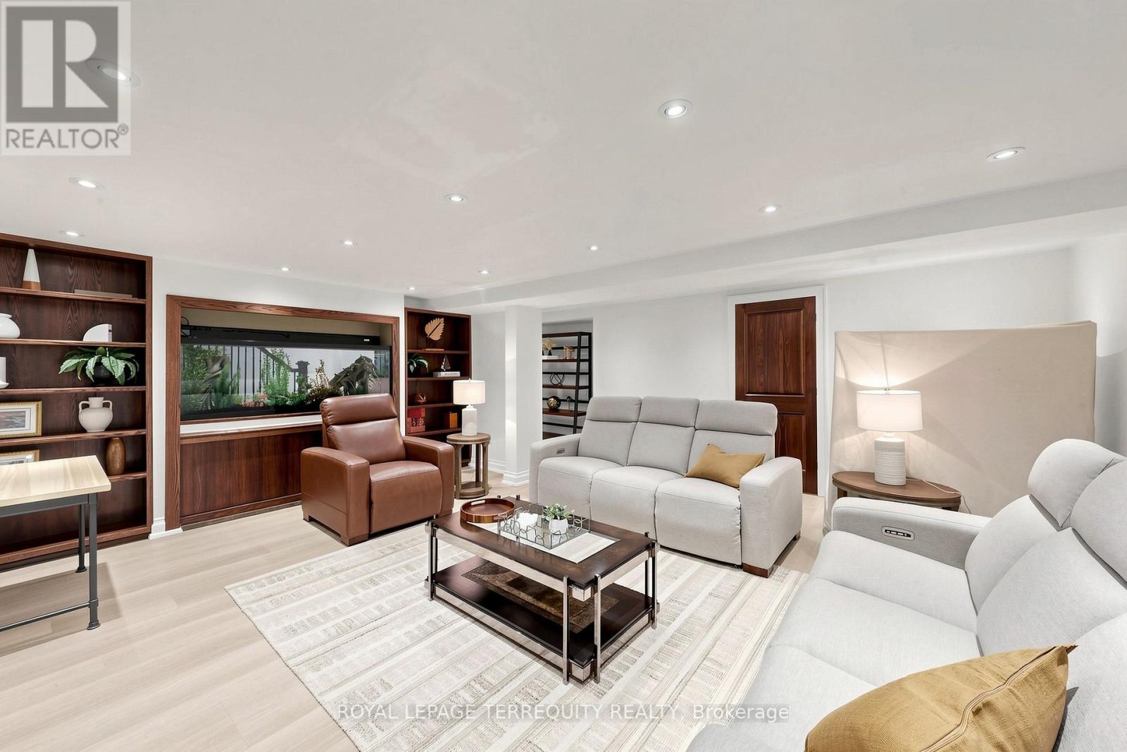 17 JEREMY DRIVE - 40