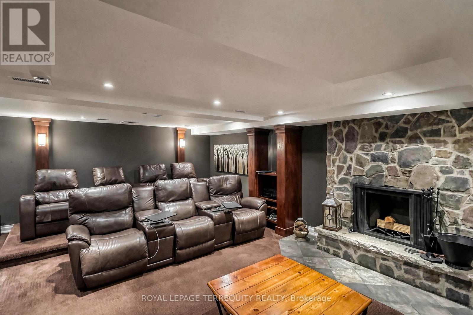 17 JEREMY DRIVE - 42