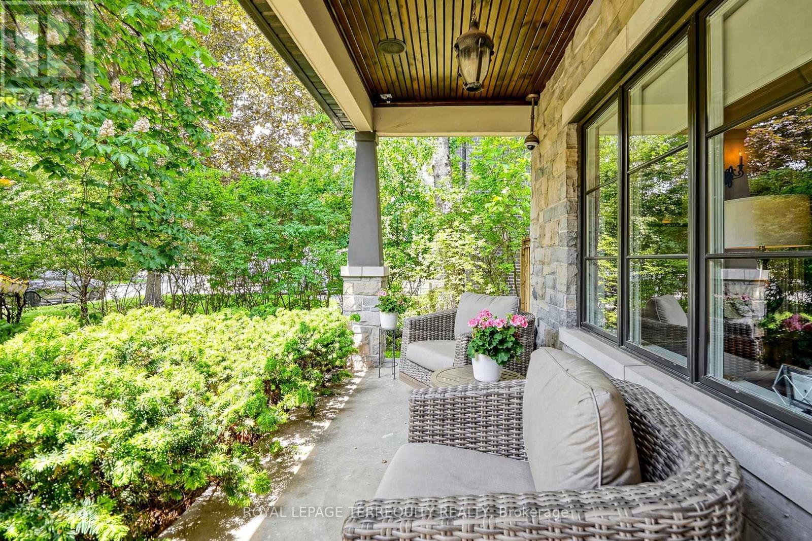 17 JEREMY DRIVE - 44